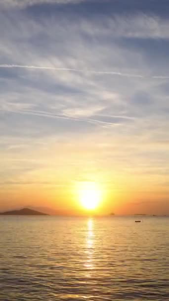 海滨城市图尔古崔斯和壮观的日落 土耳其 Bodrum 社交媒体的垂直视频 — 图库视频影像