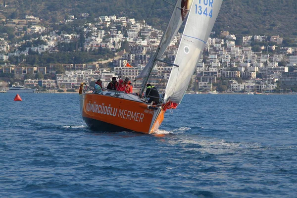 Bodrum Turchia Febbraio 2019 Barche Vela Navigano Tempo Ventoso Nelle — Foto Stock
