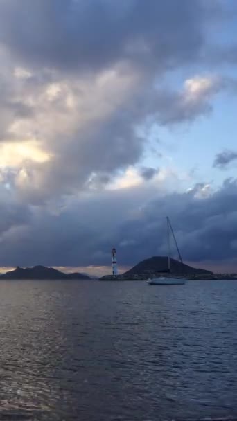 Paisagem Marinha Pôr Sol Farol Costa Seaside Cidade Turgutreis Pôr — Vídeo de Stock