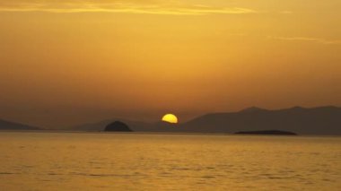 Deniz kenti Turgutreis ve muhteşem gün batımları. Bodrum, Türkiye.