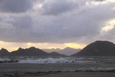 Deniz kenti Turgutreis ve muhteşem gün batımları. Bodrum, Türkiye.