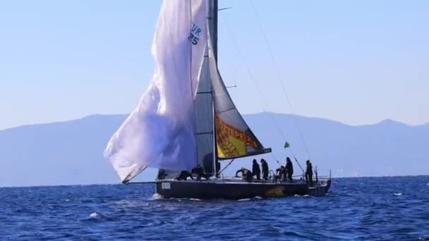 Bodrum Turkiet Januari 2024 Segelbåtar Seglar Blåsigt Väder Egeiska Havets — Stockvideo