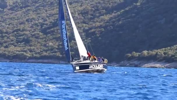 Bodrum Turkiet Januari 2024 Segelbåtar Seglar Blåsigt Väder Egeiska Havets — Stockvideo