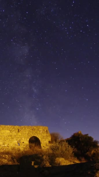 Старый Замок Ночи Хронология Движения Звездных Дорожек Ночном Небе Вид — стоковое видео
