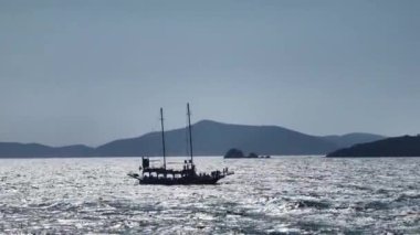 Denizde yelkenli. Turgutreis, Bodrum