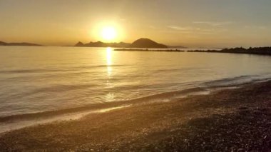 Deniz kenti Turgutreis ve muhteşem gün batımları. Bodrum, Türkiye.