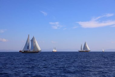 Bodrum, Türkiye, 23 Ekim 2024: Bodrum Yelkenli Kupası, Gulet Tahta Yelkenli ve yelkenli yarışı.