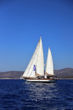 Bodrum, Türkiye, 23 Ekim 2024: Bodrum Yelkenli Kupası, Gulet Tahta Yelkenli ve yelkenli yarışı.