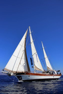 Bodrum, Türkiye, 23 Ekim 2024: Bodrum Yelkenli Kupası, Gulet Tahta Yelkenli ve yelkenli yarışı.