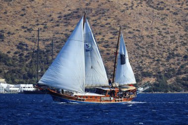 Bodrum, Türkiye, 22 Ekim 2024: Bodrum Yelkenli Kupası, Gulet Tahta Yelkenli ve yelkenli yarışı.