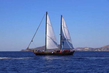 Bodrum, Türkiye, 22 Ekim 2024: Bodrum Yelkenli Kupası, Gulet Tahta Yelkenli ve yelkenli yarışı.