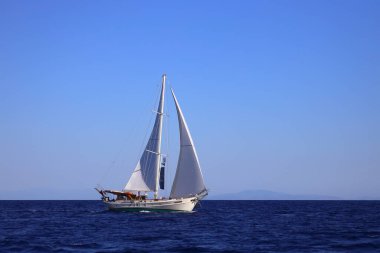 Bodrum, Türkiye, 22 Ekim 2024: Bodrum Yelkenli Kupası, Gulet Tahta Yelkenli ve yelkenli yarışı.