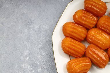 Tulumba tatlısı, Osmanlı mutfağında ve eski Osmanlı İmparatorluğu 'nun bölgesel mutfağında bulunan kızartılmış bir tatlıdır..