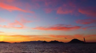 Deniz kenti Turgutreis ve muhteşem gün batımları. Bodrum, Türkiye.