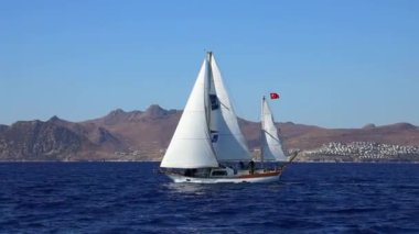 Bodrum, Türkiye, 24 Ekim 2024: Bodrum Yelkenli Kupası, Gulet Tahta Yelkenli ve yelkenli yarışı.