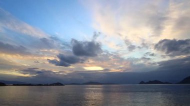 Deniz kenti Turgutreis ve muhteşem gün batımları. Bodrum, Türkiye.