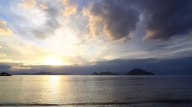 Deniz kenti Turgutreis ve muhteşem gün batımları. Bodrum, Türkiye.