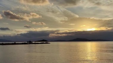 Deniz kenti Turgutreis ve muhteşem gün batımları. Bodrum, Türkiye.