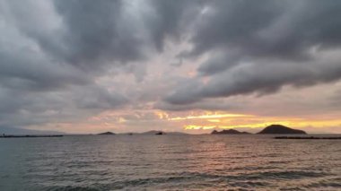 Deniz kenti Turgutreis ve muhteşem gün batımları. Bodrum, Türkiye.