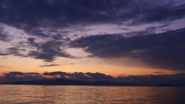 Deniz kenti Turgutreis ve muhteşem gün batımları. Bodrum, Türkiye.
