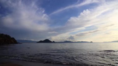 Deniz kenti Turgutreis ve muhteşem gün batımları. Bodrum, Türkiye.