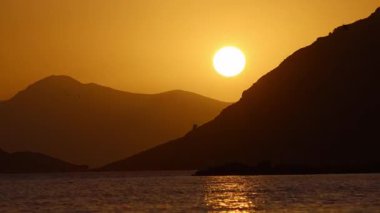 Deniz kenti Turgutreis ve muhteşem gün batımları. Bodrum, Türkiye.