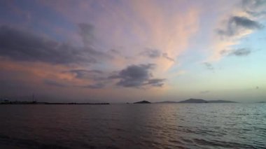 Deniz kenti Turgutreis ve muhteşem gün batımları. Bodrum, Türkiye.