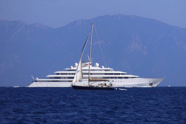 Bodrum, Mugla, Türkiye: 26 Nisan 2025: Bodrum 'un ünlü tatil beldesi 
