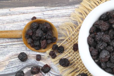 Sağlıklı kurutulmuş meyve. Kurutulmuş üzüm. Sağlıklı gıda organik besin. Kuru üzümlü üzüm..