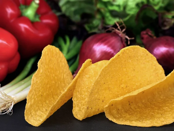 Empty Taco Shells Black Plate Vegetables Background Mexican Corn Tacos — Stock Photo, Image