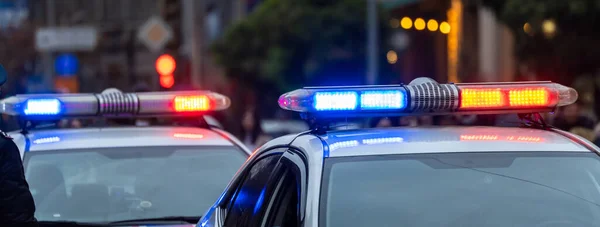 Voitures Police Debout Dans Ville Dans Evenin — Photo