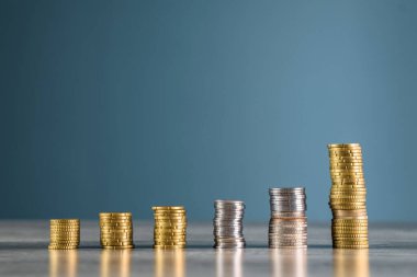 Tablodaki gelişim sırasına göre sikkeler