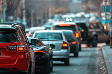 araçların trafik sıkışıklığı