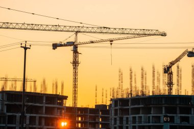 Şehirdeki yüksek binaların inşaat süreci