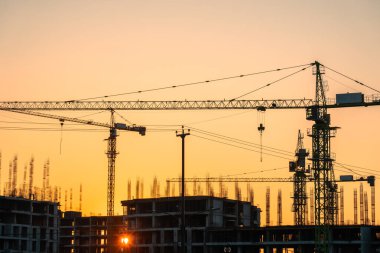 Şehirdeki yüksek binaların inşaat süreci