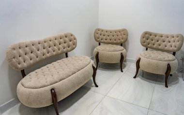 Kliniğin bekleme odası.