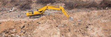 Arka çapa inşaat işlerinde çalışan ağır bir makinedir.