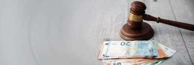 Masada parası olan bir yargıç.