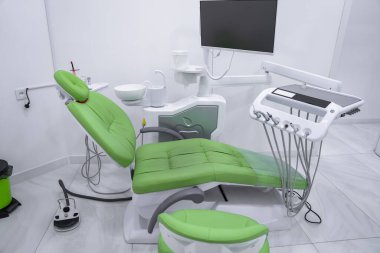 Yeşil tasarım diş kliniği, tıbbi konsept, dişçi odası.