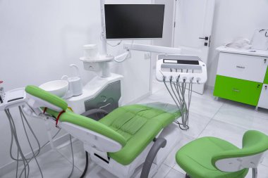 Yeşil tasarım diş kliniği, tıbbi konsept, dişçi odası.
