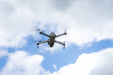 Gökyüzüne İHA fırlatıyorlar