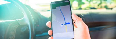 akıllı telefondaki navigasyon uygulaması