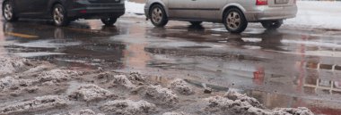 Şehirde şiddetli kar yağışı, karlı buzlu yol