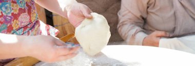 Hamur yoğurma baker görünümünü kapat.