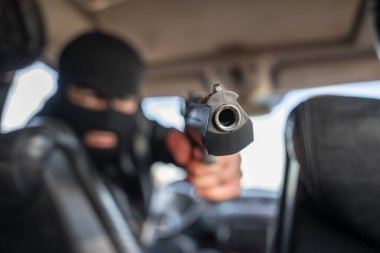 Soygun, araçtan cinayet.