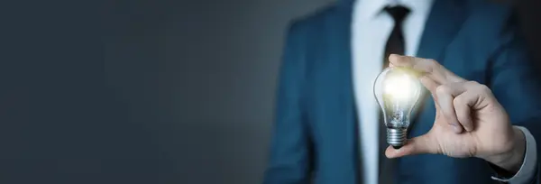 İnsan eli fikri mi yoksa ışık mı?