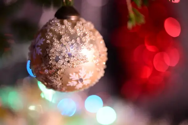 Noel Ağacında Yeni Yıl Süslemeleri — Stok fotoğraf