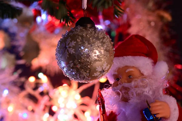 Close Van Een Kerstversiering Met Kerstman — Stockfoto