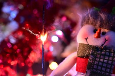 Kardan adam oyuncağı ve maytapla Noel süslemesi 