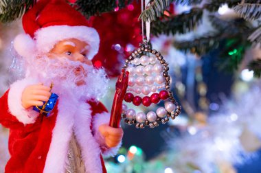 Noel Baba ve Noel oyuncağı tatil arka planında